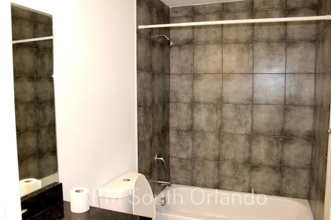 Building Photo - Beautiful 3-bedroom 2 bath single story home in SW Orlando near International Drive