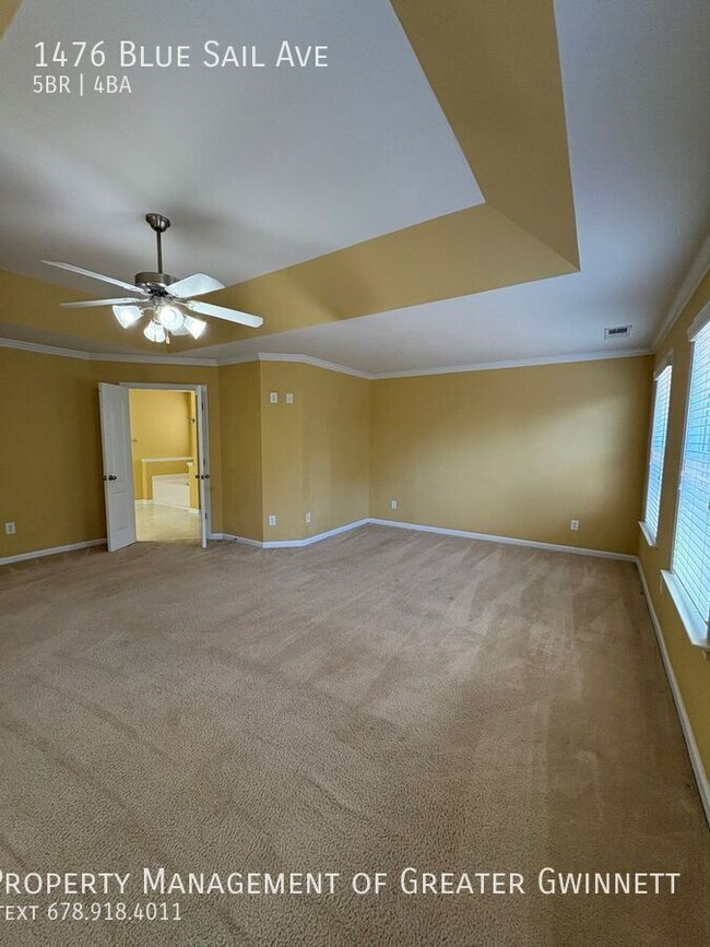 Building Photo - Spacious 5 Bedroom Home with High Ceilings...