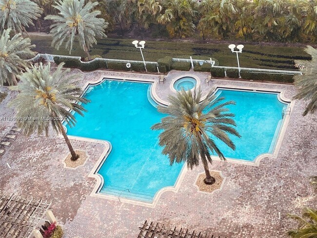 Building Photo - 1745 E Hallandale Beach Blvd
