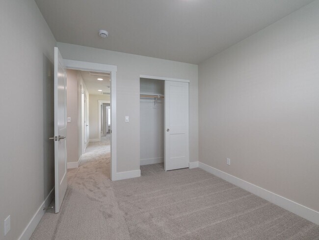 Building Photo - 9389 SW Eunice Ln