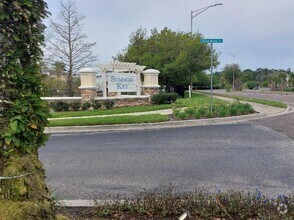 Building Photo - 2 bedroom in Jacksonville FL 32256