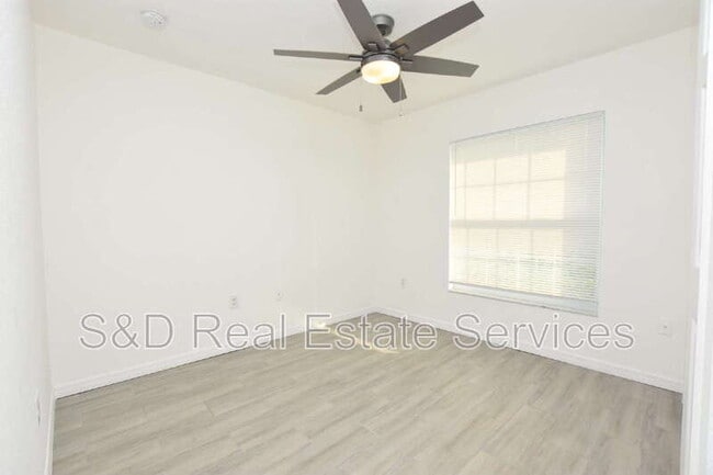 Building Photo - 1035 Fox Lake Dr