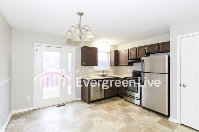 Building Photo - 34 Timberline Ct