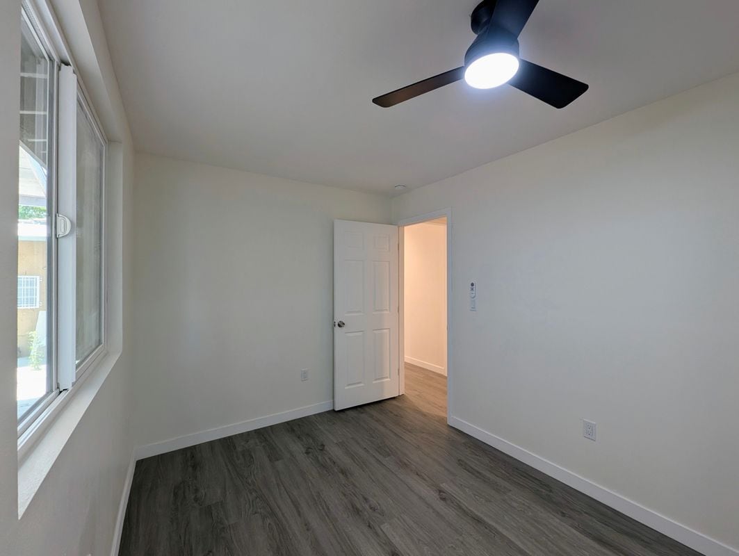 Building Photo - 1575 Munson Ave