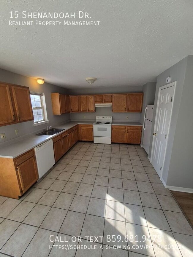 Building Photo - 15 Shenandoah Dr