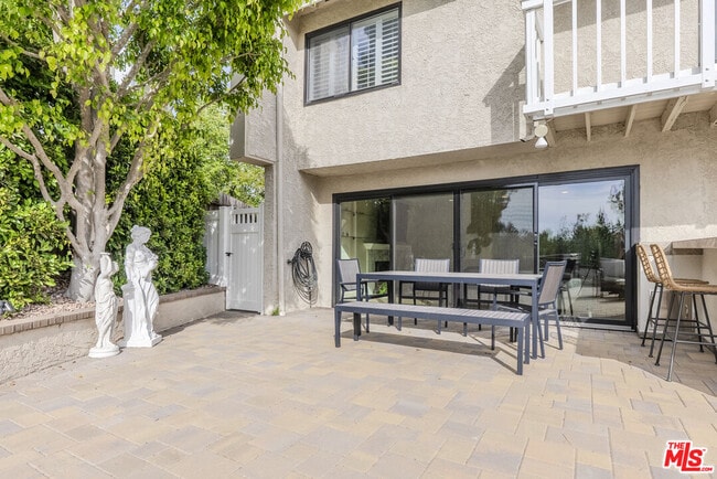 Building Photo - 2637 Angelo Dr