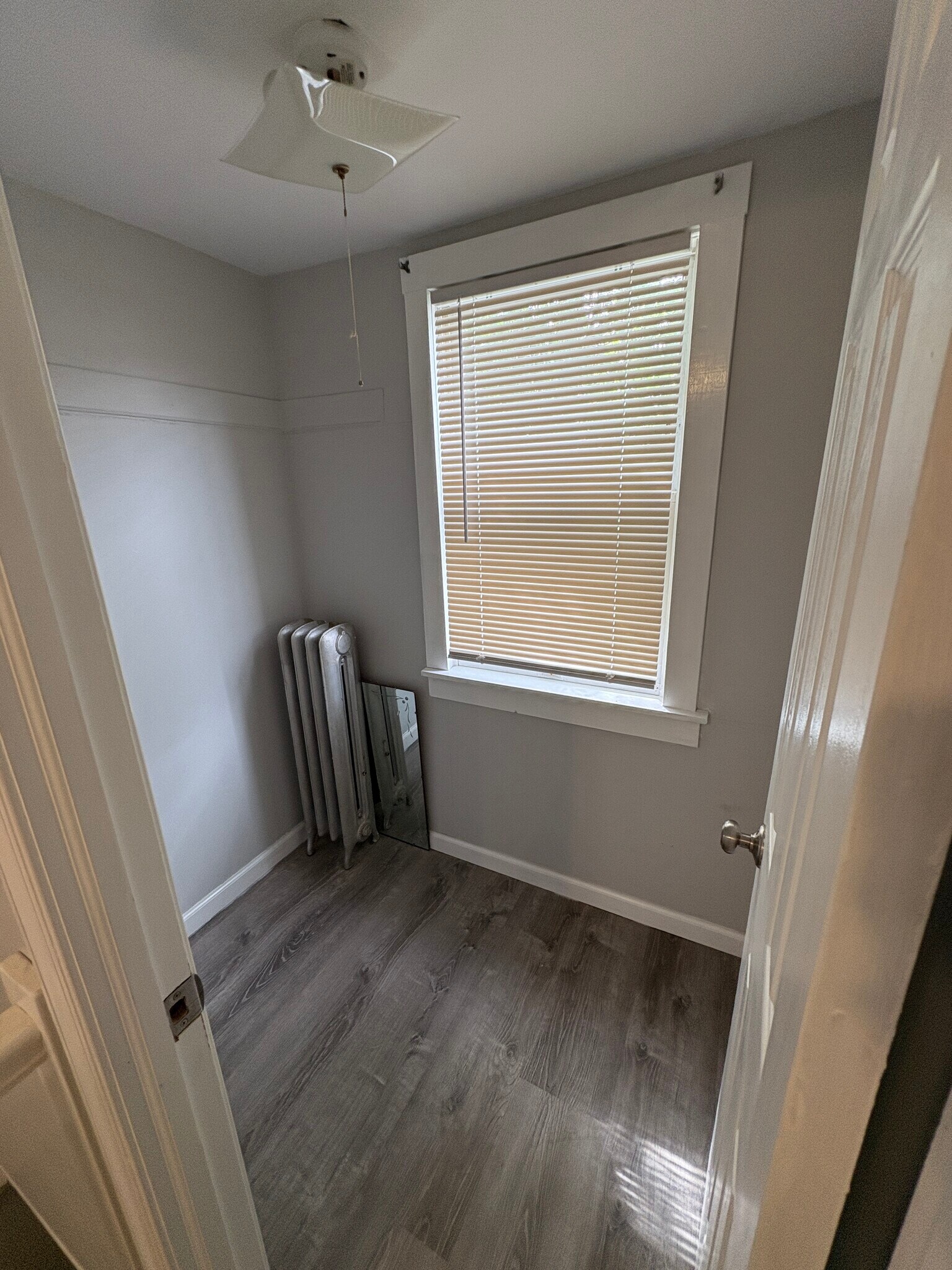 Closet - 28 Murray St