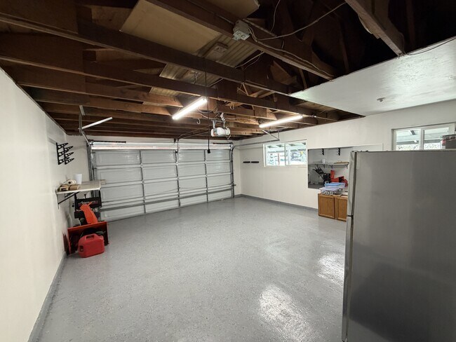 Building Photo - 3204 Apple St