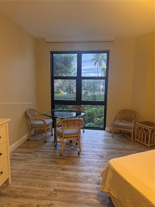 Building Photo - 1121 Crandon Blvd