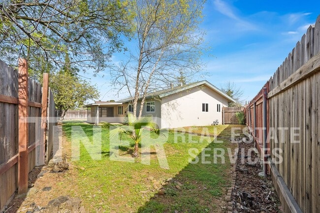 Building Photo - 2616 Luveta Way