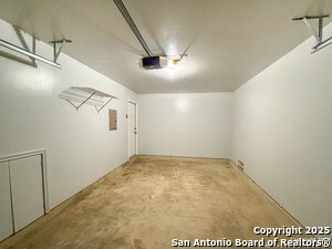 Building Photo - 115 McLennan Oak