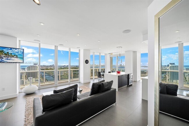 Building Photo - 4775 Collins Ave