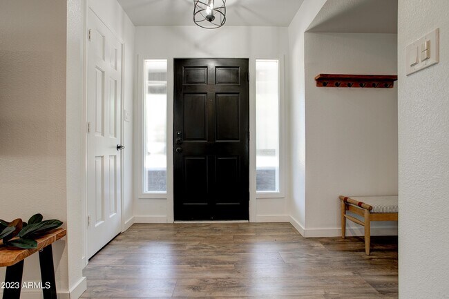 Building Photo - 1201 E Northview Ave