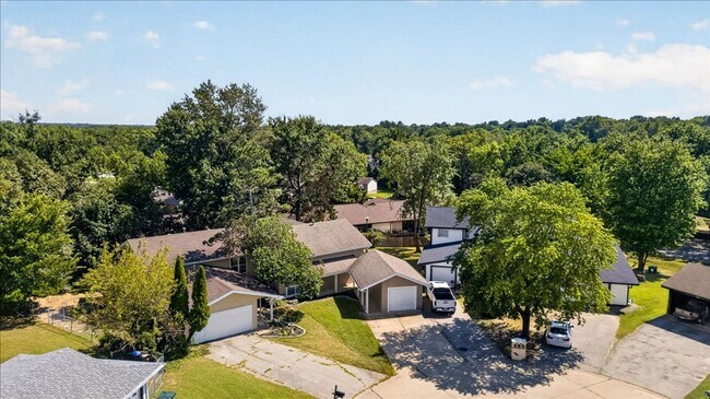 Building Photo - 18 Spring Song Ct