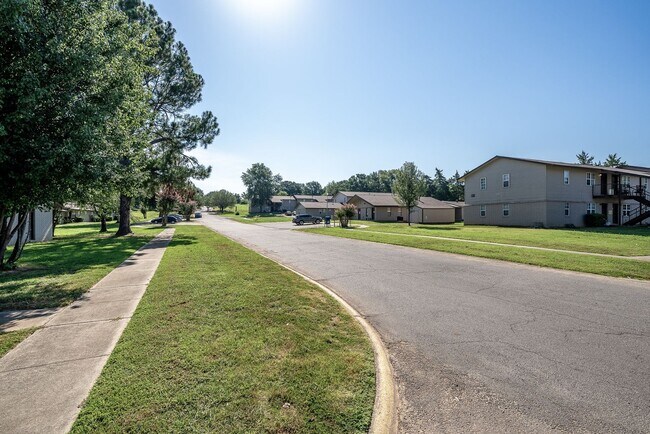 Building Photo - ***MOVE IN SPECIAL*** July special $275 Rent + $400 Deposit CALL NOW 479-353-1778