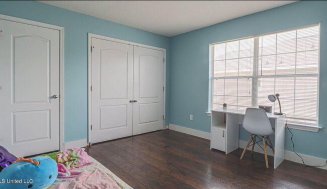 Building Photo - 4117 Silverwood Dr