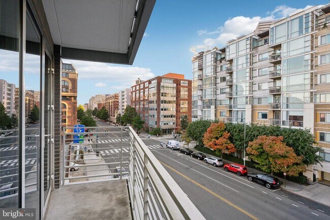 Building Photo - 1311 13th St NW