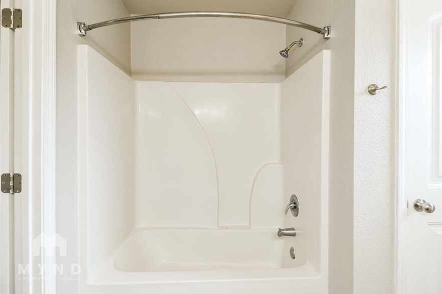 Building Photo - 17 Bristol Dr