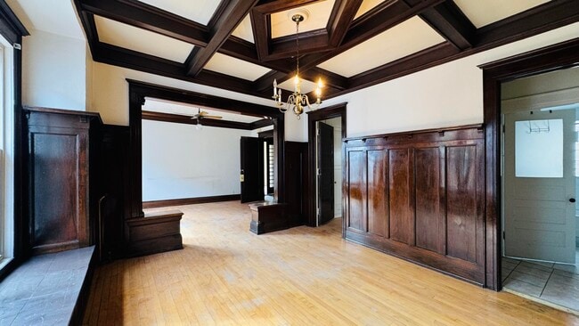 Building Photo - 1024 E Brady St