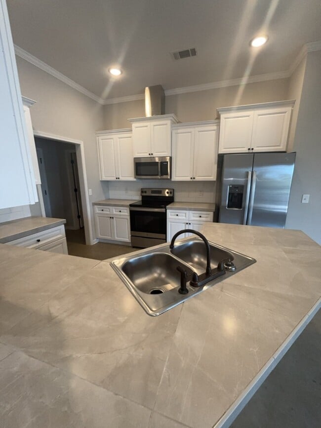 Building Photo - 1502 Arcadia Ln