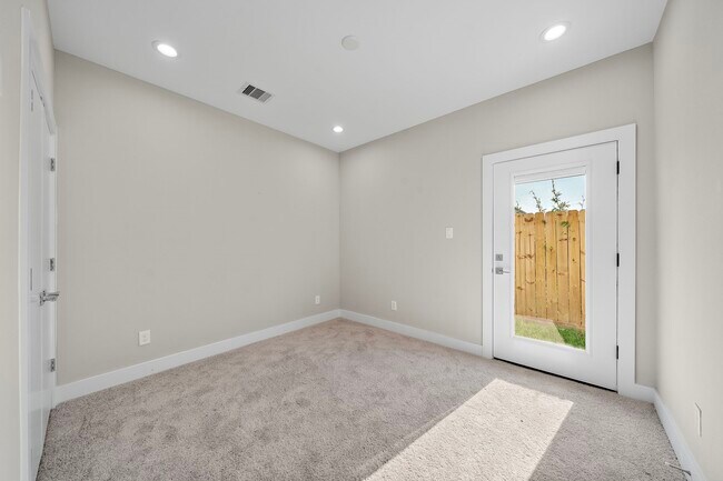 Building Photo - 9 Wellford St