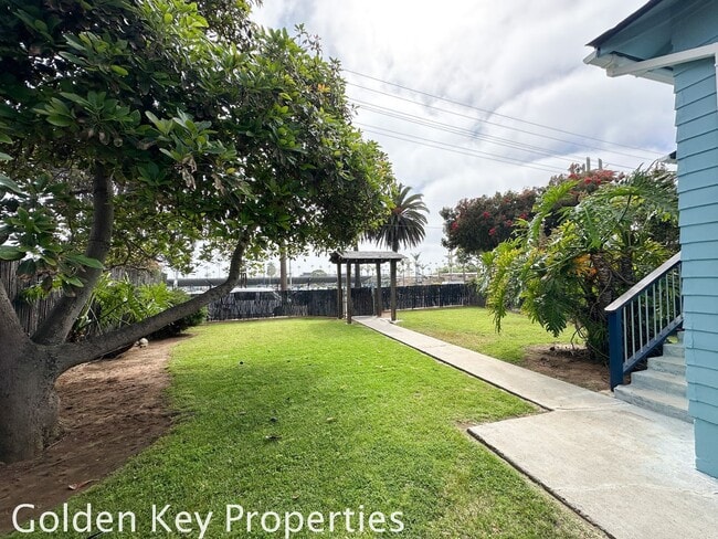 Building Photo - Beautifully remodeled single-level home in...