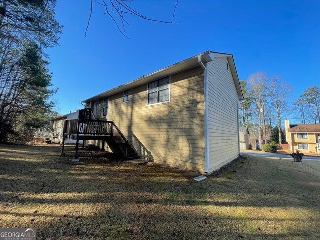 Building Photo - 6205 Littleton Dr
