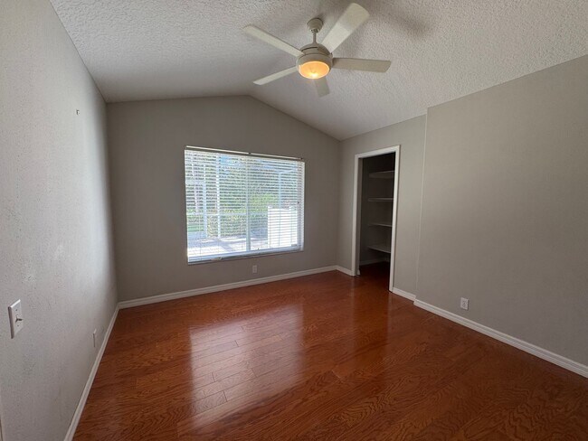 Building Photo - 4 Bedroom 2 Bathroom + Den - Attached Garage and  Heated  Pool!