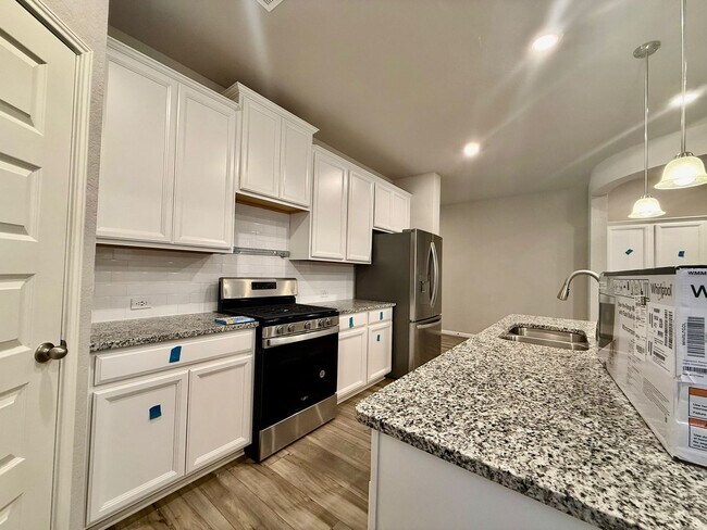 Building Photo - 12930 Lilly Pass