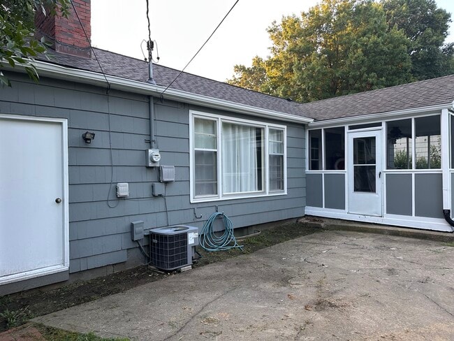 Building Photo - 7708 Juniper St