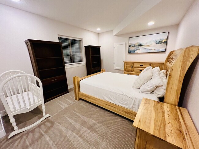 Building Photo - 15557 W 95th Ave