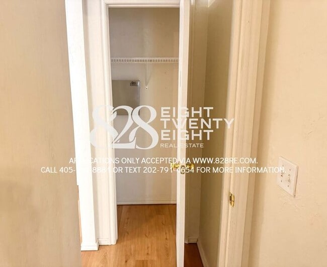 Building Photo - ADORABLE East Norman 3 Bed/2 Bath Duplex Available NOW in Eastridge!