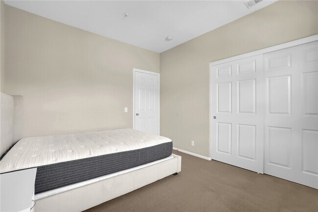 Building Photo - 48 Seasons