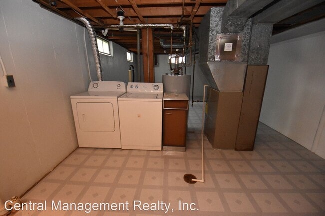 Building Photo - 3 br, 1 bath House - 4039 Manor Drive