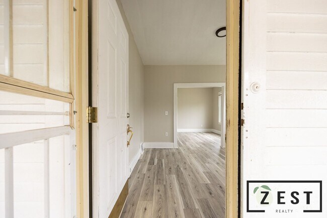 Building Photo - PRE LEASING! Beautiful 3 BEDROOM! OPEN HOU...