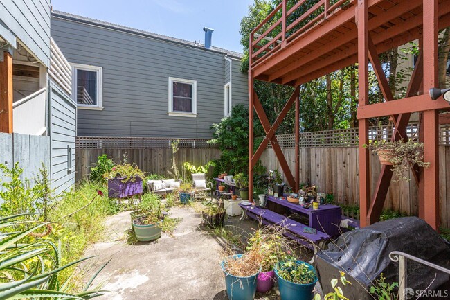 Building Photo - 909 Guerrero St