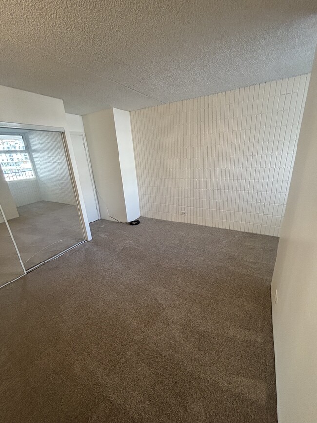 Building Photo - 1326 Ke’eaumoku St