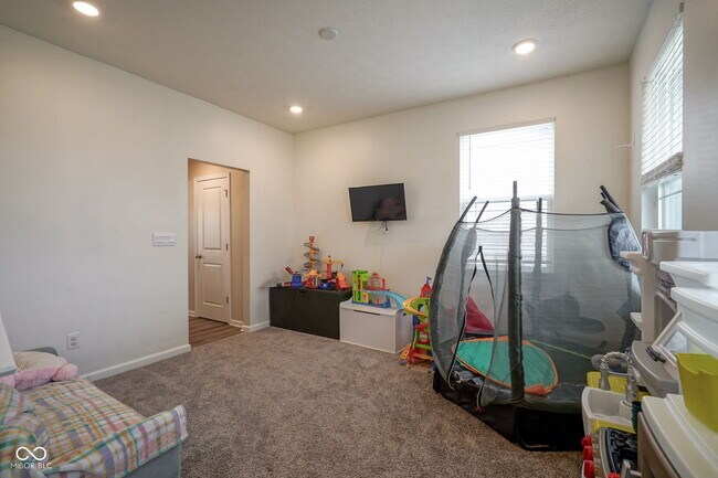 Building Photo - 6810 Birmingham Ave