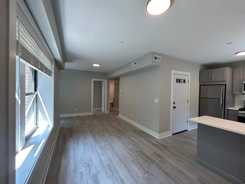 Building Photo - 1131 Oak Ave