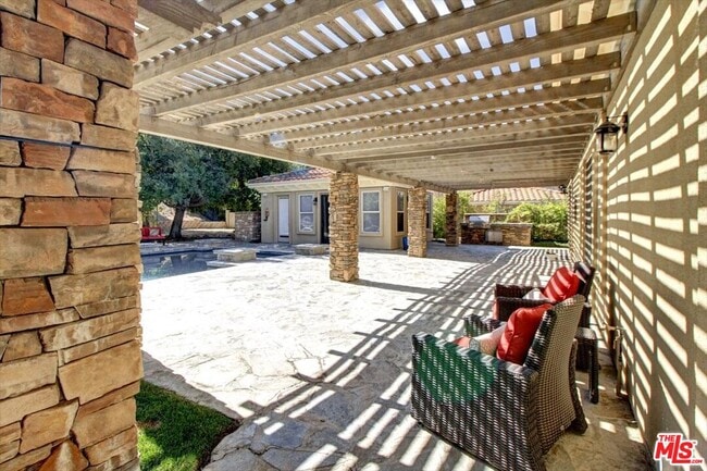 Building Photo - 2860 Dewdrop Pl