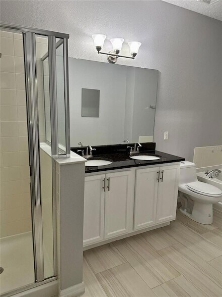 Building Photo - 12832 Oulton Cir