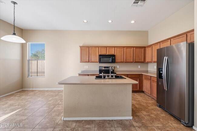 Building Photo - 35414 N 32nd Dr