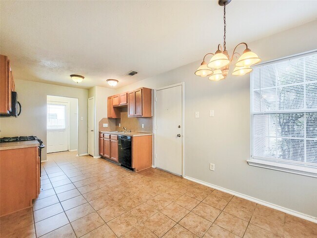 Building Photo - 7206 Daniel Spgs Ln