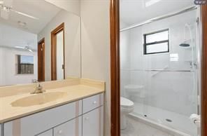 Building Photo - 329 SE Oakridge Dr