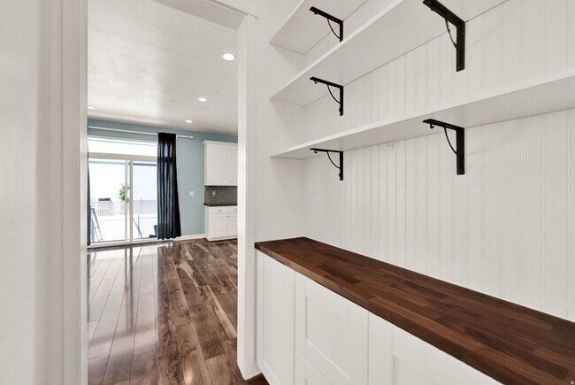 Building Photo - 774 Star Spangled Dr