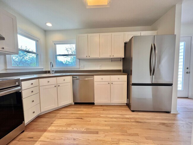 Building Photo - 1405 Brenner Ct