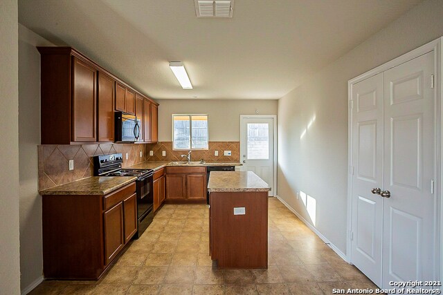 Building Photo - 10911 Bosal Trail