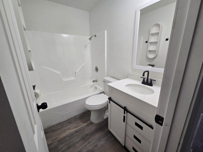 Building Photo - 334a Myer Ave