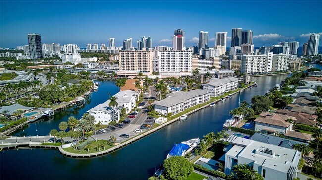 Building Photo - 470 Paradise Isle Blvd