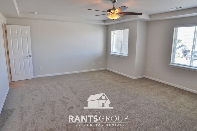 Building Photo - Beautiful  3 bedroom, 2.5 bath, 2-story home in Steilacoom Ridge